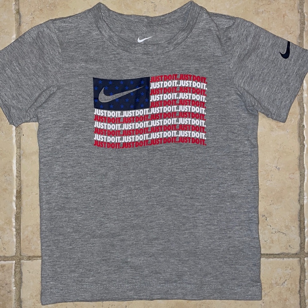 Nike boys flag tshirt